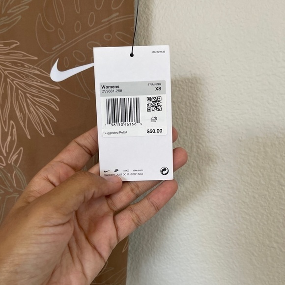 New with tag Nike one tight short - Picture 4 of 7